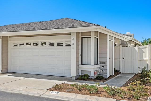 Detail Gallery Image 2 of 30 For 1878 Turnberry, Vista,  CA 92081 - 2 Beds | 2 Baths