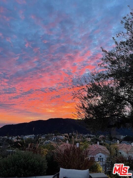 16620 Calle Jermaine, Pacific Palisades CA: https://media.crmls.org/mediaz/06e0f832-ae7d-4eb0-8293-ac28009e6619.jpg