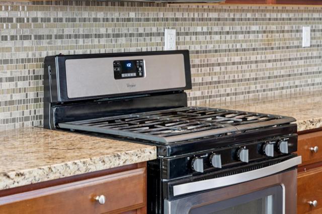 2521 Apricot Way, Gilroy CA: https://media.crmls.org/mediaz/06e15303-31d3-40ef-ab72-137ce8dee0c0.jpg