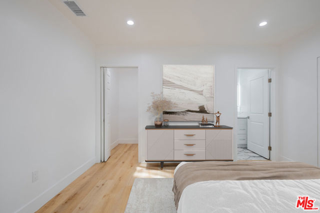 11488 Erwin Street, North Hollywood CA: https://media.crmls.org/mediaz/06e25a86-056b-4ae8-b763-b303f0fcaca7.jpg