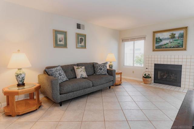 11686 Cacao Court, San Diego CA: https://media.crmls.org/mediaz/06e2d57c-a1af-4ad6-88d1-2c0b75738450.jpg