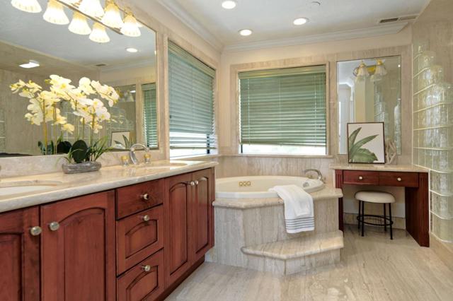 7790 Lost View Road, San Jose CA: https://media.crmls.org/mediaz/06e2dc0e-6937-4044-a905-7ff2488171ce.jpg