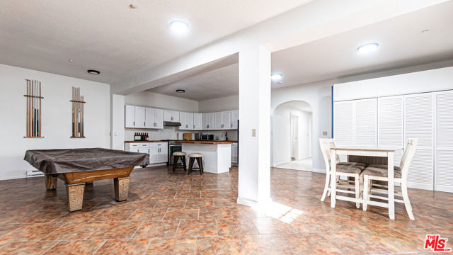 7449 Studio Road, Canoga Park CA: https://media.crmls.org/mediaz/06e2f0eb-aa0b-4252-9ba1-ff668eb463e9.jpg