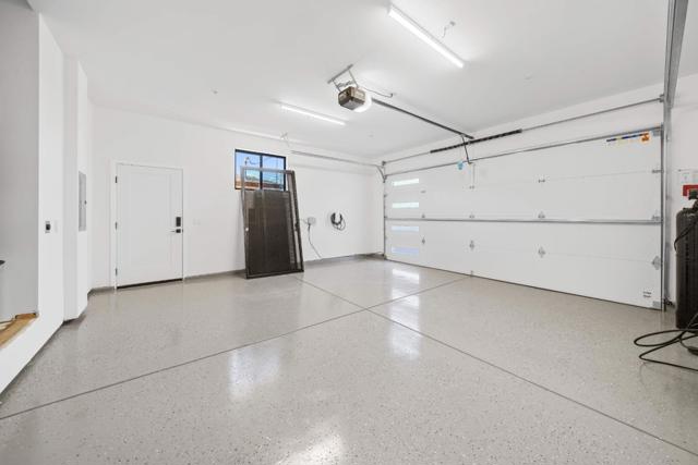 89 Centre Street, Mountain View CA: https://media.crmls.org/mediaz/06e39e60-2957-4c54-96ee-87d148f3fd27.jpg