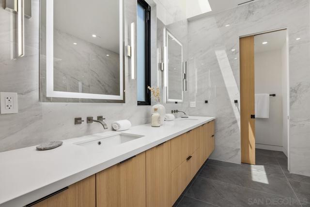 147 S Rios, Solana Beach CA: https://media.crmls.org/mediaz/06e41ec9-bf1c-4d2f-b18d-850fa76b7669.jpg