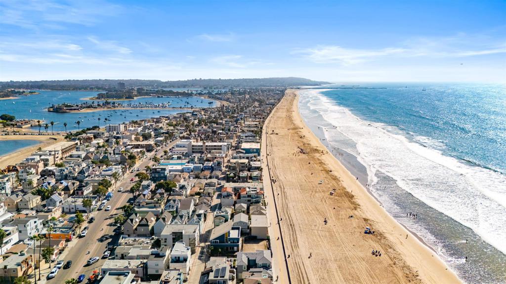 MLS #250040466SD image #17