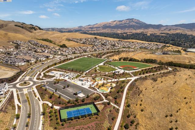 1002 Mary Beth Ter, San Ramon CA: https://media.crmls.org/mediaz/06e56ad2-f144-42ff-86eb-da30f885bf2d.jpg