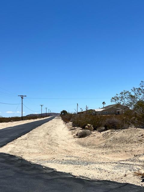 4236 Connie Lane, Borrego Springs CA: https://media.crmls.org/mediaz/06e7461b-9e61-4b6b-b49a-fb65de4bbcb8.jpg