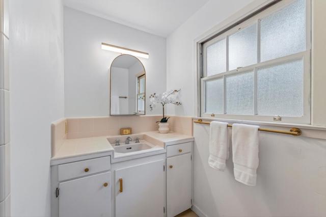 25905 Junipero Avenue, Carmel CA: https://media.crmls.org/mediaz/06e74826-88c9-4679-bd9f-cf821d91e7cd.jpg