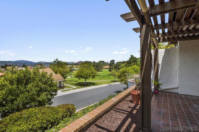 17676 Corte Sobrado, San Diego CA: https://media.crmls.org/mediaz/06e9805f-eba2-4360-9242-df751f1b5872.jpg