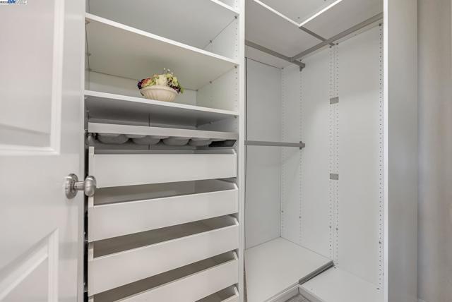 4432 Hyde Cmn, Fremont CA: https://media.crmls.org/mediaz/06ea180d-db94-4dad-a51e-88ad461ad1a0.jpg