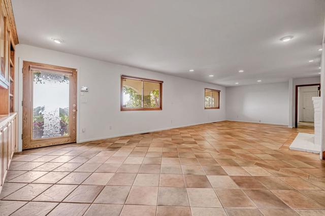 425 Vista Del Mar Drive, Aptos CA: https://media.crmls.org/mediaz/06ea9720-487d-45e4-9cce-c94d85248e6e.jpg