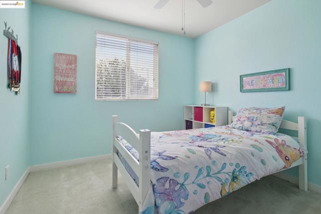 124 Clear Lake Ct, Oakley CA: https://media.crmls.org/mediaz/06ead7d7-1cec-4ac6-a35e-054a358eb99e.jpg