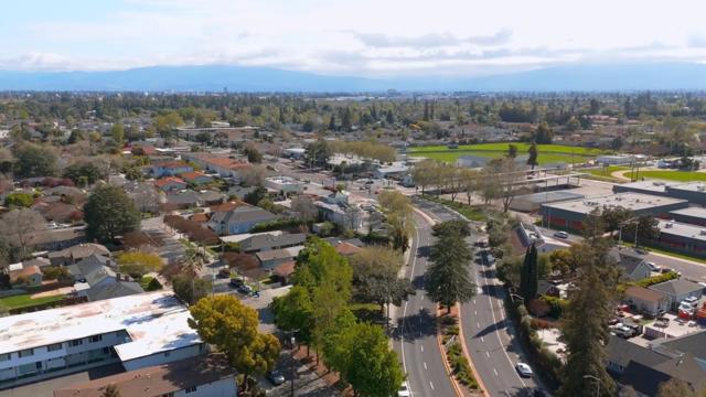 1298 Dahlia Loop, San Jose CA: https://media.crmls.org/mediaz/06eb356f-433d-4c4e-a146-17bb937b5244.jpg