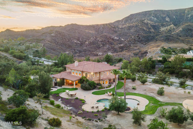 2462 Lost Canyons Drive, Simi Valley CA: https://media.crmls.org/mediaz/06ebd582-b6e4-430a-97c6-00dd4f2448b8.jpg
