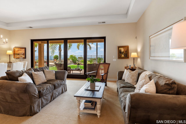 15234 Maple Grove LN, San Diego CA: https://media.crmls.org/mediaz/06ec0be9-0ddc-4394-86cd-9394736fb7af.jpg