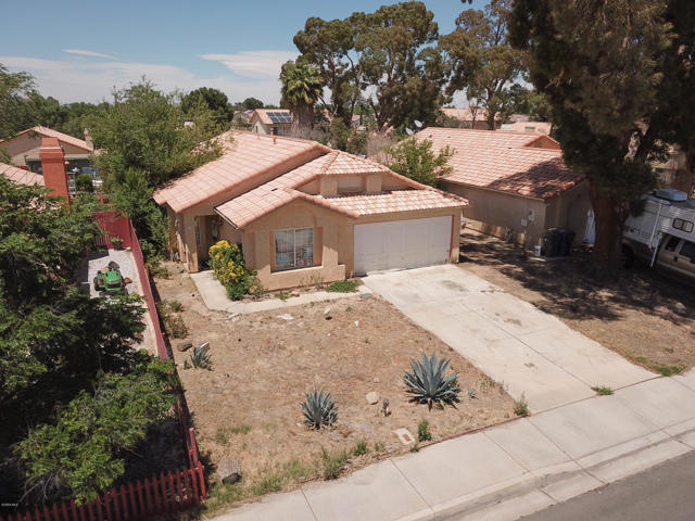 517 E Ave J-12, Lancaster CA: https://media.crmls.org/mediaz/06ec2085-fb67-41c1-9844-68160abbc5c2.jpg