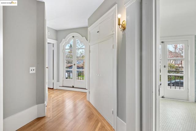 1 Brookside Avenue, Berkeley CA: https://media.crmls.org/mediaz/06ec23ec-a1b6-4268-8c7a-5fac79a765f9.jpg