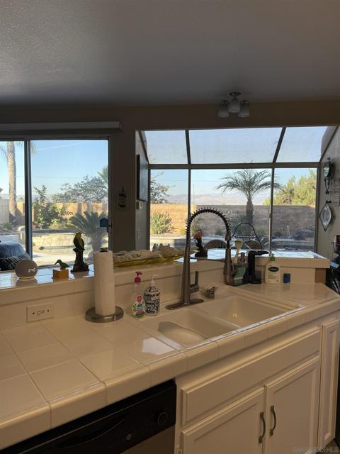 1676 W 11th Ave, Escondido CA: https://media.crmls.org/mediaz/06ec4c08-0376-4d68-adab-489a1470c38f.jpg