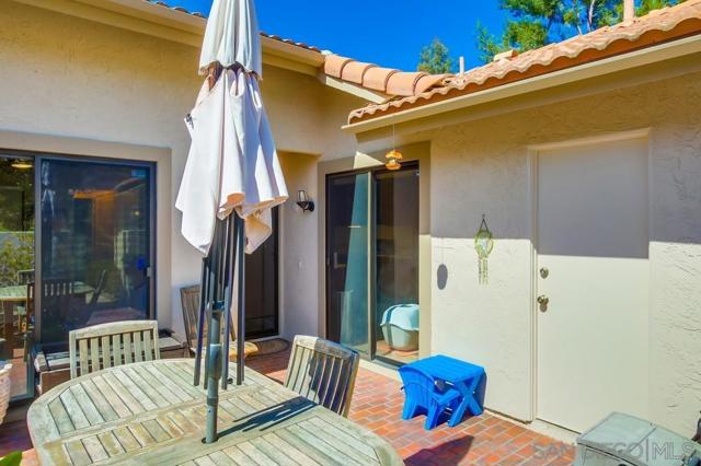 17832 Avenida Cordillera, San Diego CA: https://media.crmls.org/mediaz/06ec63b8-17e4-4384-bc0f-68306561fb9f.jpg