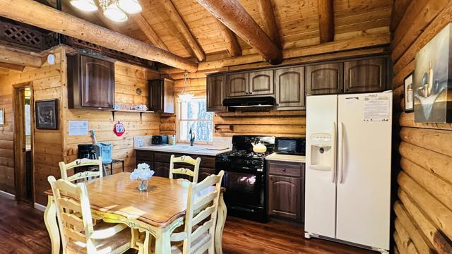 53341 Sherman Drive, Idyllwild CA: https://media.crmls.org/mediaz/06ecc78e-ac5e-49b9-8fa3-bac556e9de21.jpg