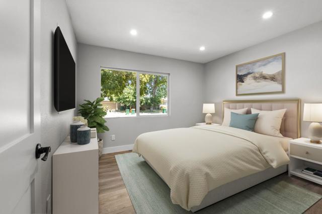 212 E Longview Avenue, Stockton CA: https://media.crmls.org/mediaz/06ed3f5f-c1a1-42ad-8431-0f24503affc0.jpg