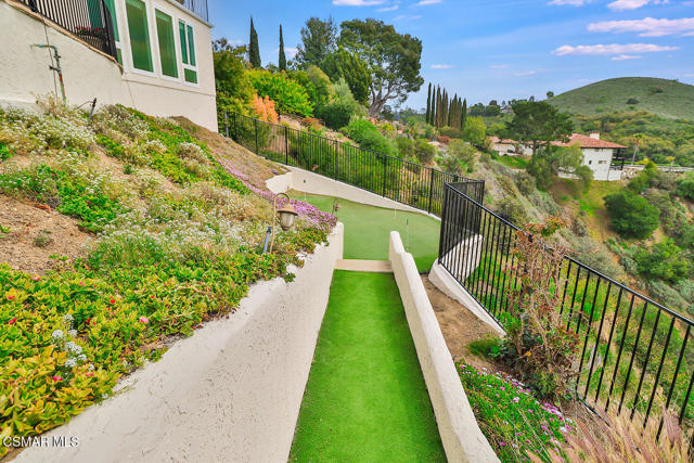 1822 Calle Borrego, Thousand Oaks CA: https://media.crmls.org/mediaz/06ed4993-85d6-4fb1-b57c-971bc65cbd09.jpg
