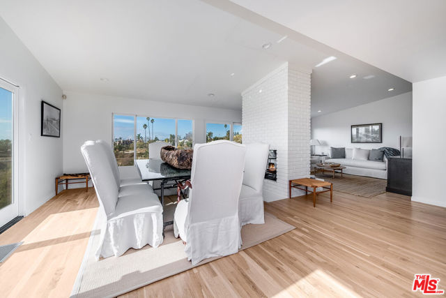 5761 Calpine Drive, Malibu CA: https://media.crmls.org/mediaz/06ed8ac8-e0ce-47d2-b6c1-1cf6a6883dc6.jpg