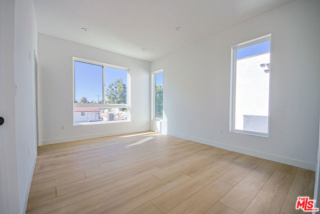Image 46 of 74 For 6401 Odessa Avenue
