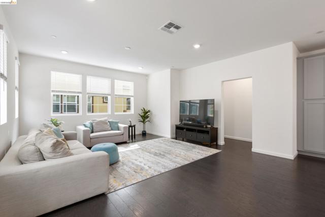 Image 8 of 58 For 16306 Ridgehaven Dr  Unit 104