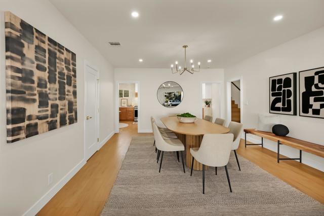 1900 W 41St St, Los Angeles CA: https://media.crmls.org/mediaz/06ee82d2-68ef-42c7-aa10-8e5eaa43f866.jpg