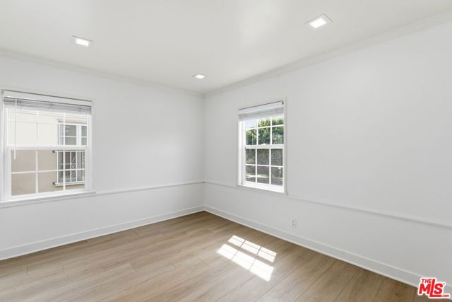 8613 W Olympic Boulevard, Los Angeles CA: https://media.crmls.org/mediaz/06ef0332-f884-4925-aa93-2056fd31188f.jpg