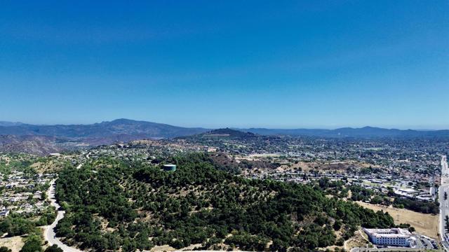 3137 E Valley Parkway, Escondido CA: https://media.crmls.org/mediaz/06ef06ec-0340-45fb-895c-ba50404df0c0.jpg