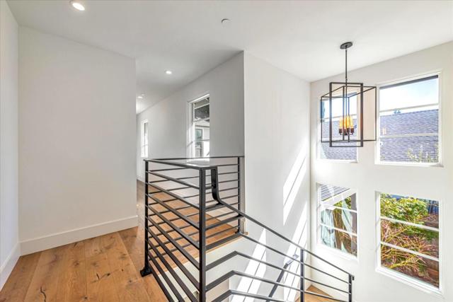 2101 Valparaiso Avenue, Menlo Park CA: https://media.crmls.org/mediaz/06ef1df1-39ba-4264-8c3d-2ce004274f9d.jpg