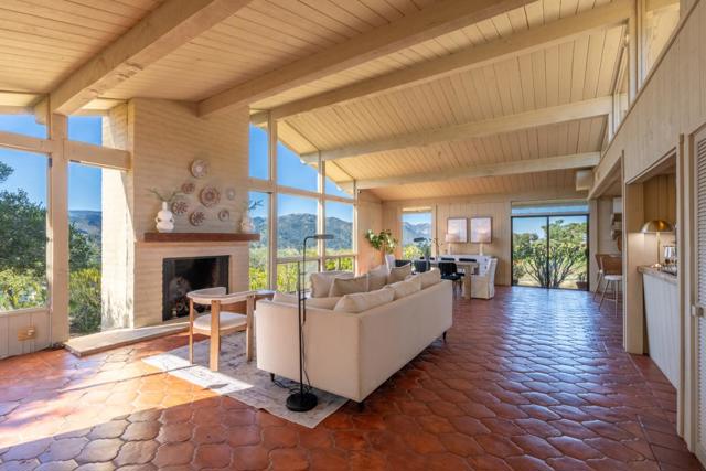 15415 Via Los Tulares, Carmel Valley CA: https://media.crmls.org/mediaz/06ef5e8d-4a2b-487e-a132-61c3b226da9e.jpg
