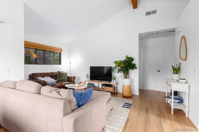 4341 43 Banning St, San Diego CA: https://media.crmls.org/mediaz/06efd860-2796-4f54-9339-9de159ffa1bc.jpg