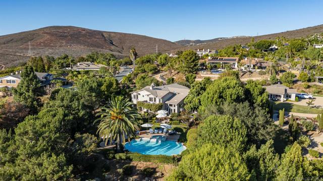 301 Cantle Lane, Encinitas CA: https://media.crmls.org/mediaz/06efe30b-3852-4dc6-804a-e1625fcdea36.jpg