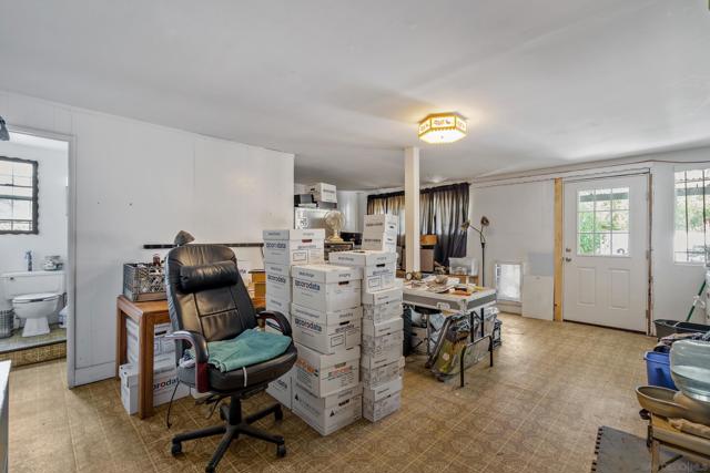 4426 MODEL A FORD LANE, El Cajon CA: https://media.crmls.org/mediaz/06f01917-eb19-4985-85e2-78daaf78d864.jpg