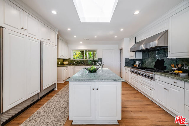 1177 Loma Linda Drive, Beverly Hills CA: https://media.crmls.org/mediaz/06f07208-eb50-42d9-b337-ee89e22ac35c.jpg
