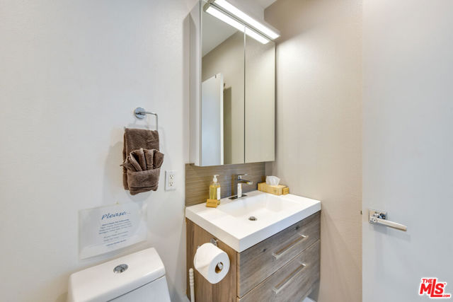 2146 N Blando Road, Palm Springs CA: https://media.crmls.org/mediaz/06f09af0-9f4b-4017-8fbc-68b0c6807243.jpg