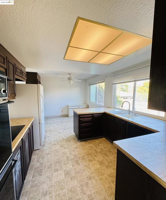 27 Barkley Court, Vallejo CA: https://media.crmls.org/mediaz/06f0e9be-a68d-4029-bc45-7f0448e33047.jpg