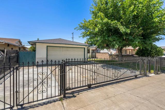 769 Peter Pan Avenue, San Jose CA: https://media.crmls.org/mediaz/06f1f74a-3716-48fa-82a2-5c25e7fcd952.jpg