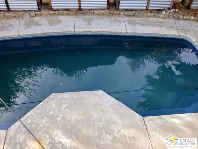 39091 Paradise Way, Cathedral City CA: https://media.crmls.org/mediaz/06f38e95-ad88-4736-9519-c8a43c000661.jpg