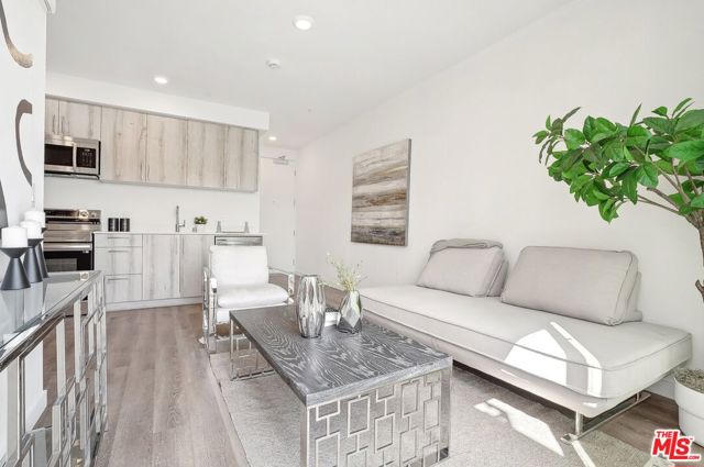 222 N Alvarado, Los Angeles CA: https://media.crmls.org/mediaz/06f3a563-93c0-419d-a0d6-53c09724824a.jpg