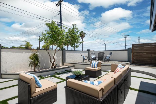 Detail Gallery Image 6 of 41 For 2434 Moonstone Dr, San Diego,  CA 92123 - 4 Beds | 3 Baths