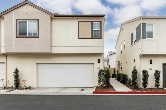 Detail Gallery Image 3 of 66 For 227 Canopy Trails Place, Fallbrook,  CA 92028 - 4 Beds | 2/1 Baths