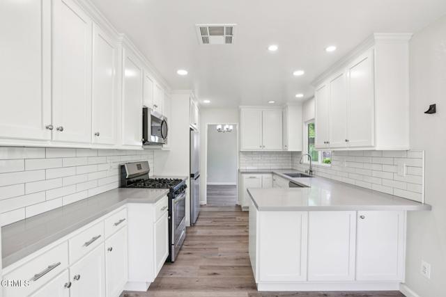 Detail Gallery Image 17 of 48 For 5451 Summerfield St, Camarillo,  CA 93012 - 4 Beds | 3 Baths