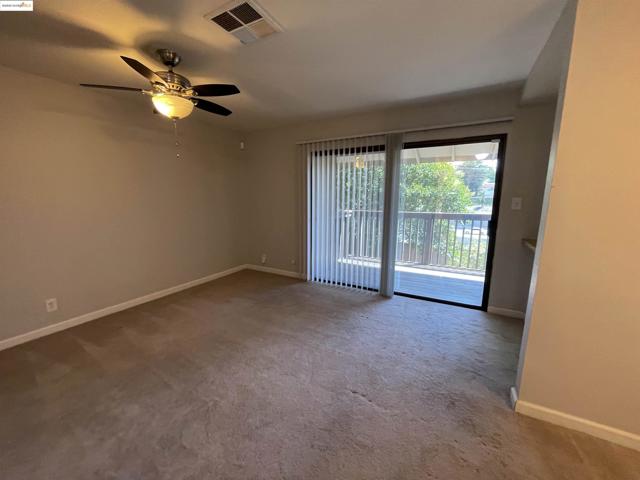 2416 Shadow Ln, Antioch CA: https://media.crmls.org/mediaz/06f52d8d-d9fb-411c-a558-67355fb0f394.jpg