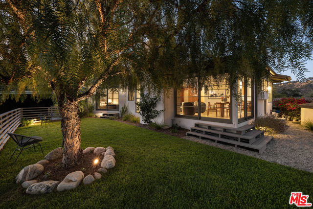 5514 Ridge Oak Drive, Los Angeles CA: https://media.crmls.org/mediaz/06f53fc8-66ff-4497-ac92-0d0069ff32c8.jpg