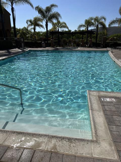 17019 Camino Marcilla, San Diego CA: https://media.crmls.org/mediaz/06f5cba9-808e-4d17-9621-85cd188fcc1a.jpg